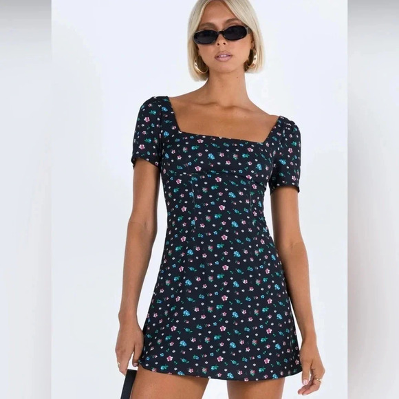 Princess Polly Dresses & Skirts - Princess Polly Hastings Black Floral mini dress